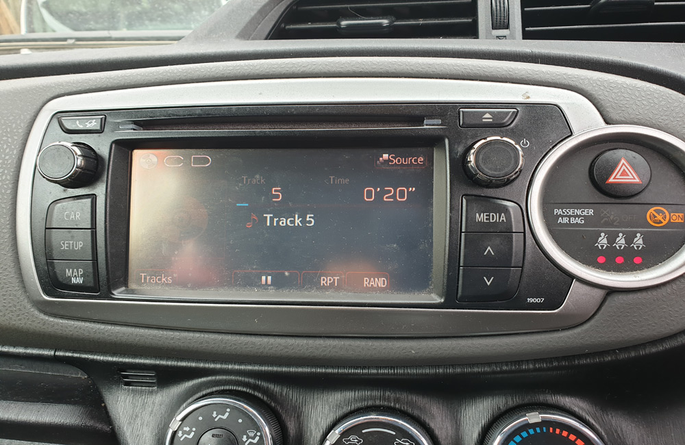 Toyota Yaris VVTI TR CD head unit